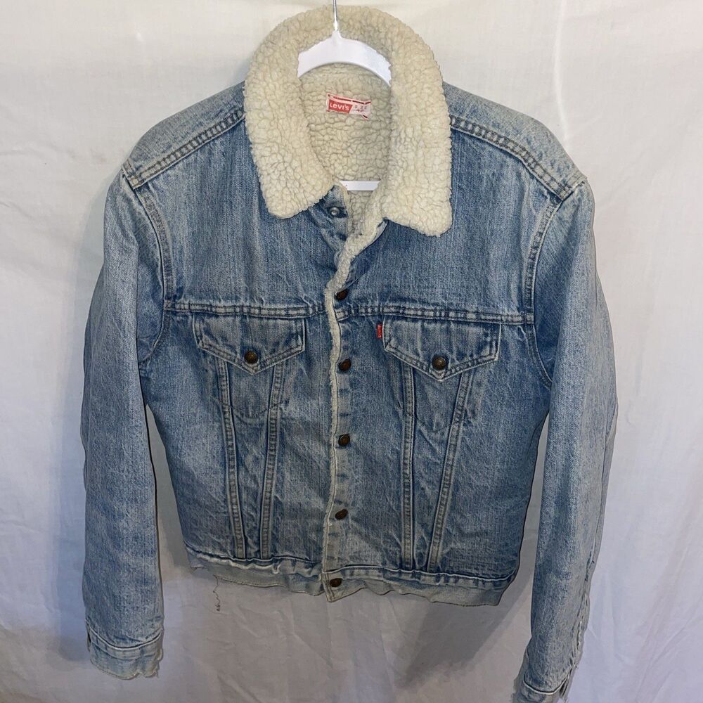 Vintage Levi’s Men’s Fleece Lined Jean Jacket Size 42 U.S. Medium Blue Outdoors